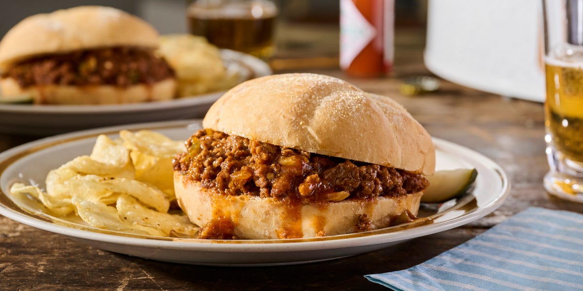 Slow Cooker Sloppy Joes: Flavor That Deepens with Time